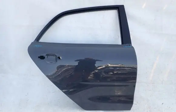 KIA Rio Rear door