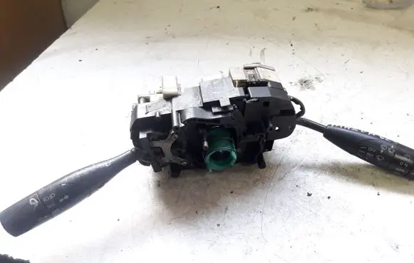 Mazda 626 Wiper turn signal indicator stalk/switch 172350