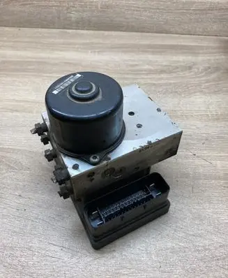 Volvo V70 ABS Pump 8671224 P08671225