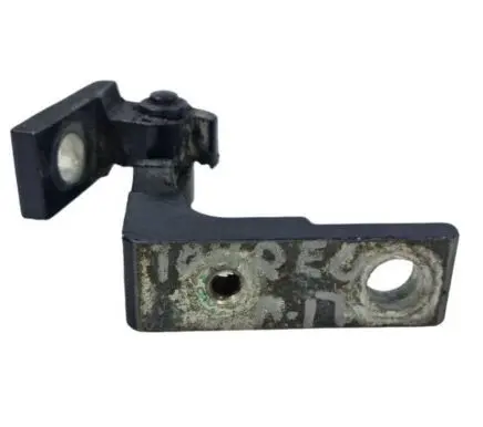 Volkswagen Touareg I Front door upper hinge 7L0831401A