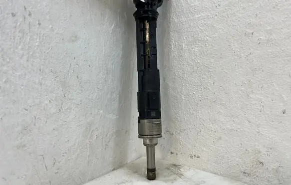 Fuel injector