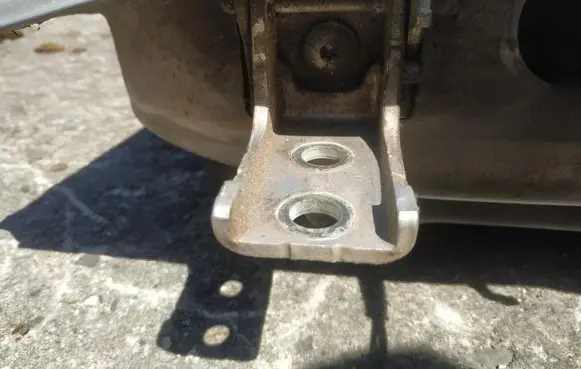 Citroen C3 Rear door lower hinge