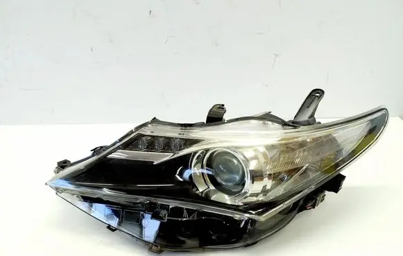 Toyota Auris E180 Headlight/headlamp 8115002E31