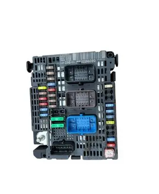 Citroen C4 I Fuse module 9810296080