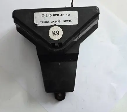 Mercedes-Benz E W210 Other control units/modules 2108204310 97W15 3X1476