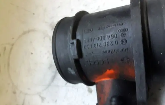Skoda Octavia Mk2 (1Z) Mass air flow meter 0280218063