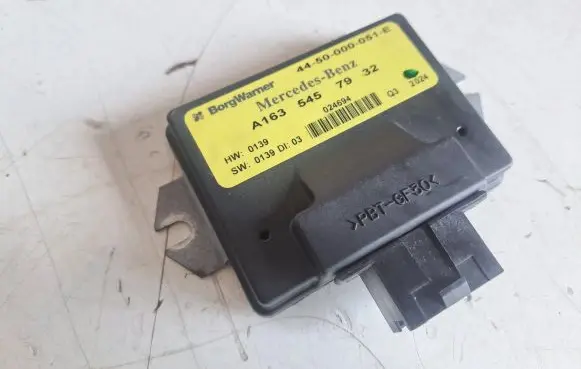 Mercedes-Benz ML W163 Transfer box differential control unit A1635457932