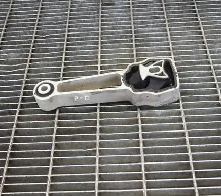 Volvo XC60 Engine mount bracket 31430441