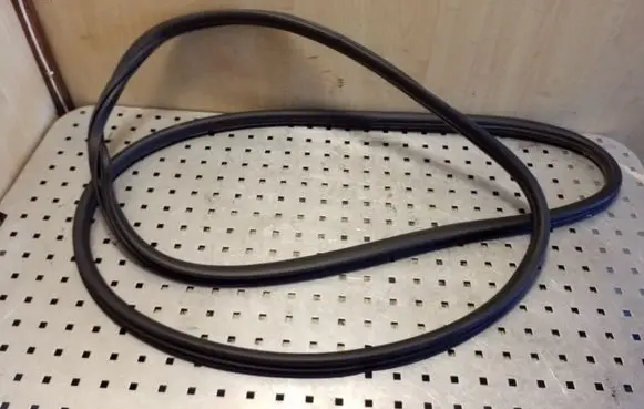 Front door rubber seal