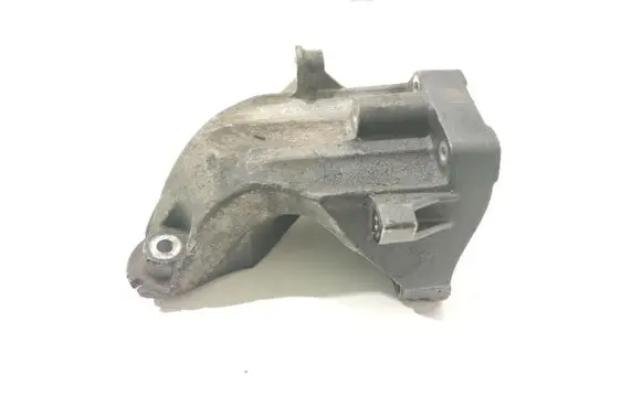 Mercedes-Benz E W212 Engine mounting bracket A6512230004