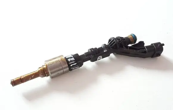 Land Rover Range Rover L322 Fuel injector 8W939F593AD 0261500105