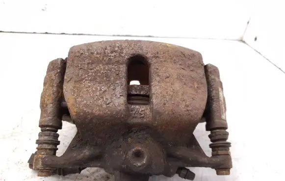 Volkswagen PASSAT B8 Front brake caliper