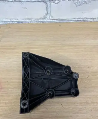 BMW 5 E60 E61 A/C compressor mount bracket 7792202