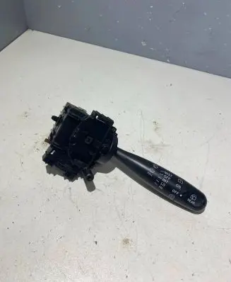 Toyota Yaris Wiper control stalk 173647