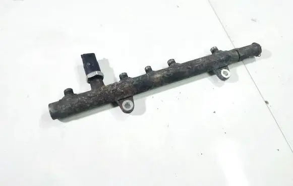 Renault Trafic I Fuel main line pipe 