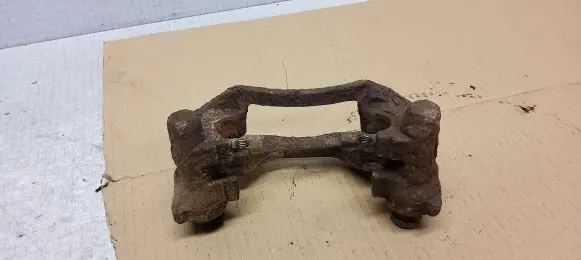Opel Zafira A Rear axle beam mounts housing 