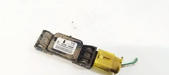 Suzuki Grand Vitara II Airbag deployment crash/impact sensor 3893065J30