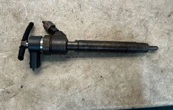 Volvo V70 Fuel injector 0445110251 30750283