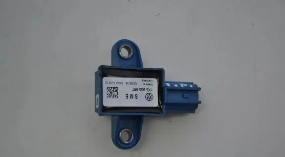 Volkswagen Scirocco Airbag deployment crash/impact sensor 1K8955557