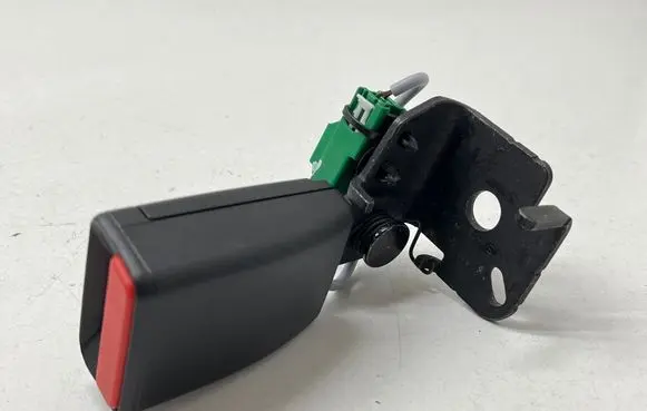 Volvo S60 Rear seatbelt buckle P031462761