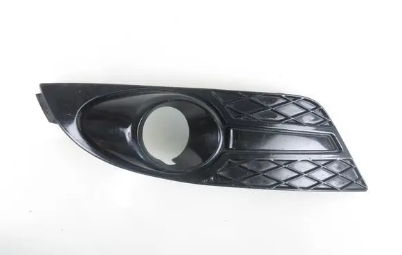 Ford Focus Front bumper lower grill 6N4115A245DB 5M5J15A245BA