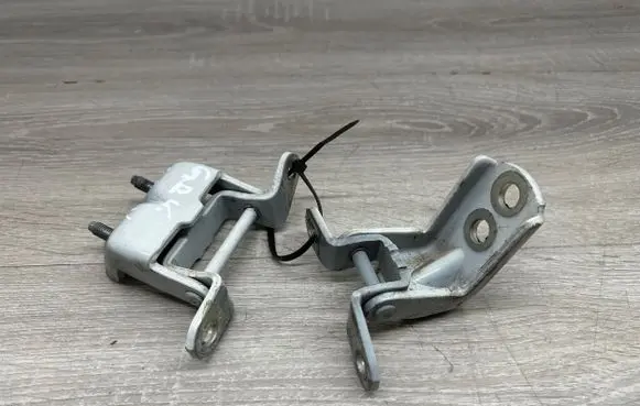 Nissan X-Trail T32 Rear door hinge set 