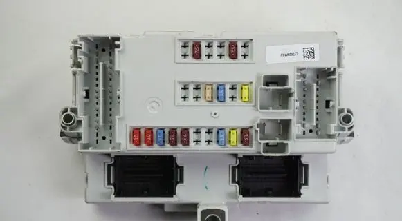 Jeep Cherokee Comfort/convenience module 68233381AE