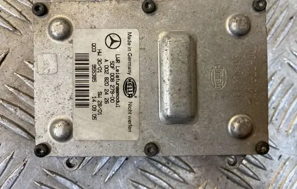 Mercedes-Benz E W211 Headlight ballast module Xenon A0028202426 5DF00827900
