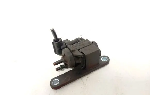 BMW 1 F20 F21 Turbo solenoid valve 8570591