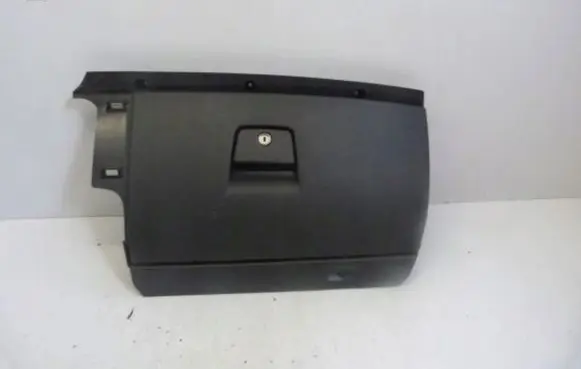 Volvo S40 Glove box