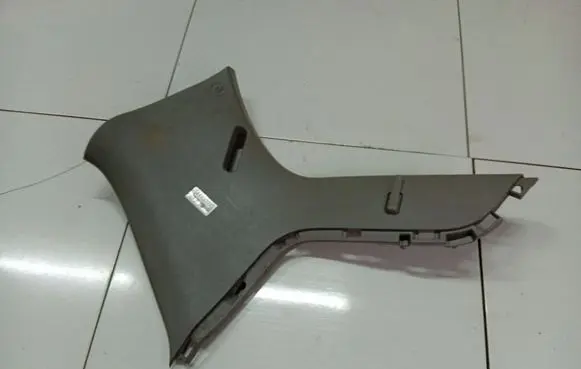 Toyota Yaris (D) pillar trim (bottom) 624720D160 62472-0D160