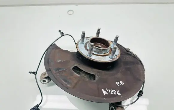 Opel Insignia B Front wheel hub H4886