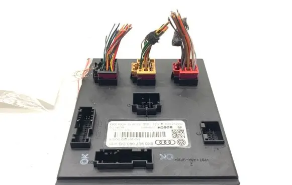 Audi A4 S4 B8 8K Central body control module 8K0907063DG