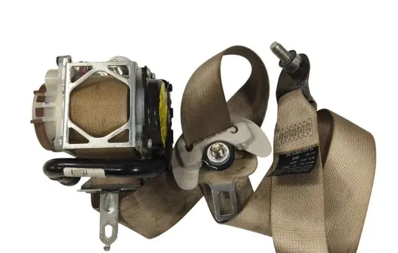 Subaru Outback (BS) Front seatbelt 