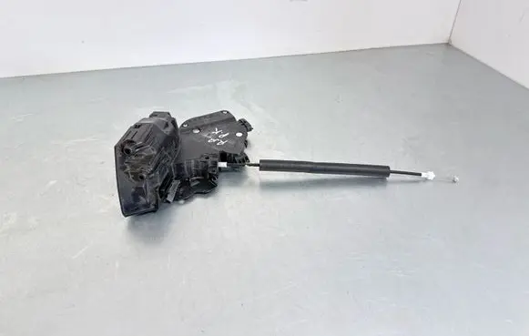 Land Rover Range Rover Sport L494 Front door lock 938827102 938827