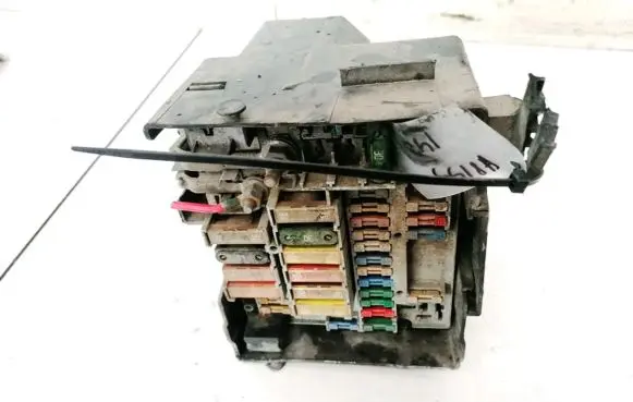Peugeot 607 Fuse box set 9638804980