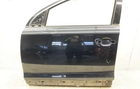 Audi Q7 4L Front door
