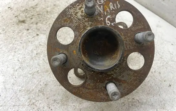Toyota Yaris Rear wheel hub 895440D050