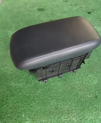 Toyota RAV 4 (XA40) Armrest 5882342040