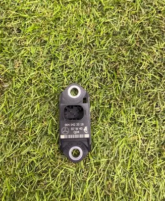 Mercedes-Benz S AMG W221 ESP acceleration yaw rate sensor 0045423518