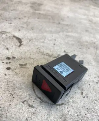 Volkswagen PASSAT B5.5 Hazard light switch 3b0953235d