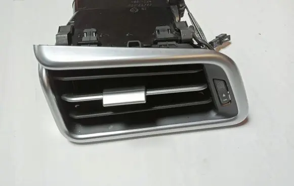 Maserati Ghibli Dashboard side air vent grill/cover trim