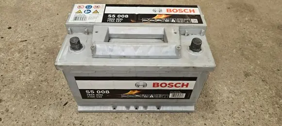 Volkswagen Tiguan Car battery 77AH780A BOSCH S5008