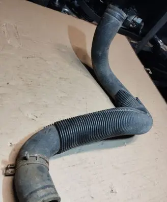 Chevrolet Tahoe Engine coolant pipe/hose