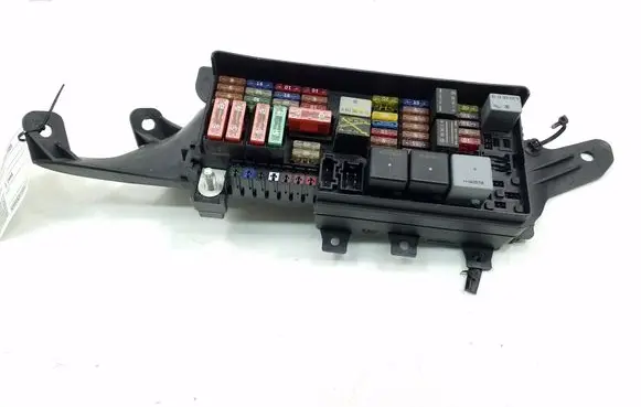 Mercedes-Benz GL X164 Fuse module A1645402372