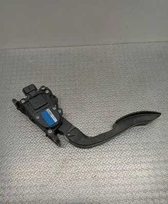 Renault Twingo II Accelerator throttle pedal 6PV00908505 8200426238