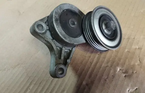 Honda Civic Generator/alternator belt tensioner