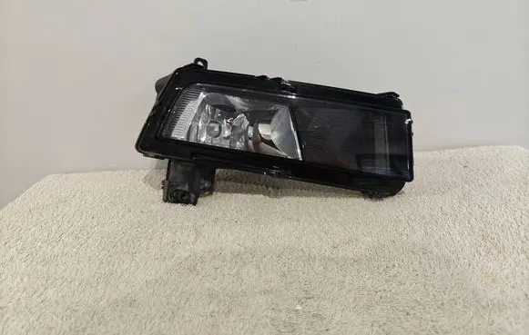 Volkswagen Touran III Front fog light 5TA941662A 10461040000