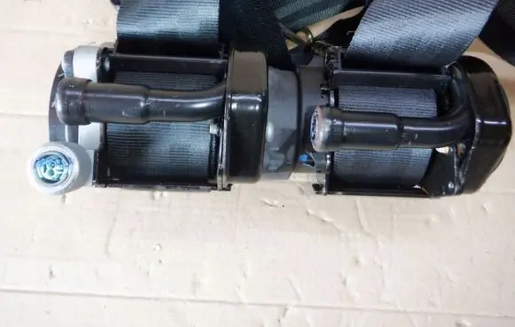 Ford C-MAX II Front seatbelt