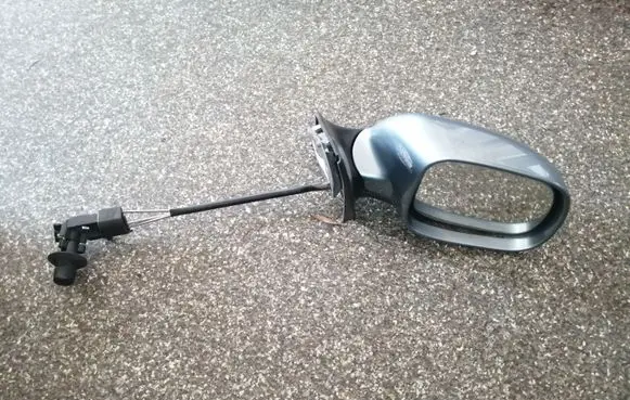 Skoda Fabia Mk1 (6Y) Manual wing mirror 